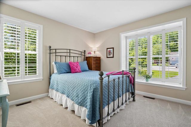315 Sylvan Lane, Manchester, NH 03102