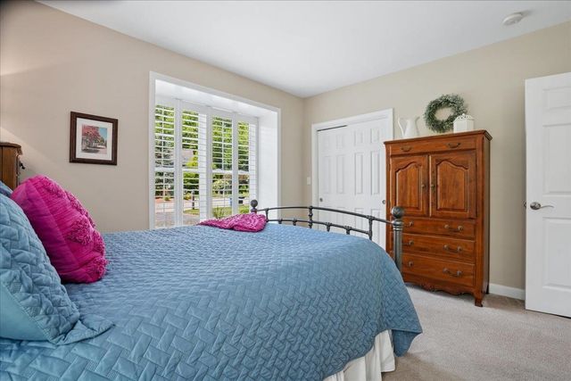 315 Sylvan Lane, Manchester, NH 03102