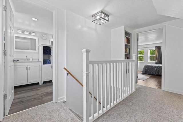 W244N4501 Swan ROAD, Pewaukee, WI 53072