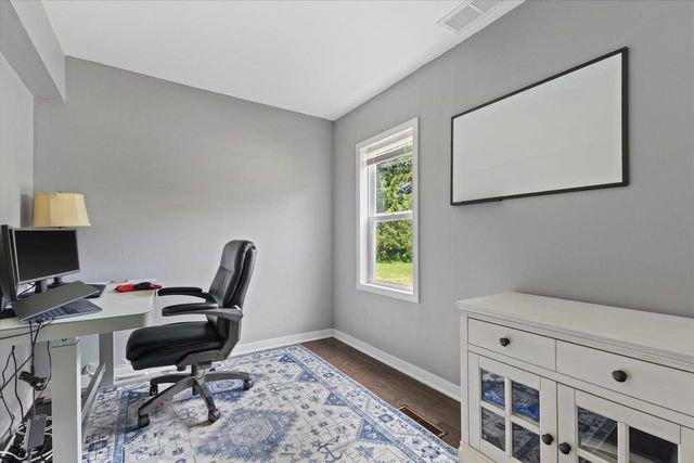W244N4501 Swan ROAD, Pewaukee, WI 53072