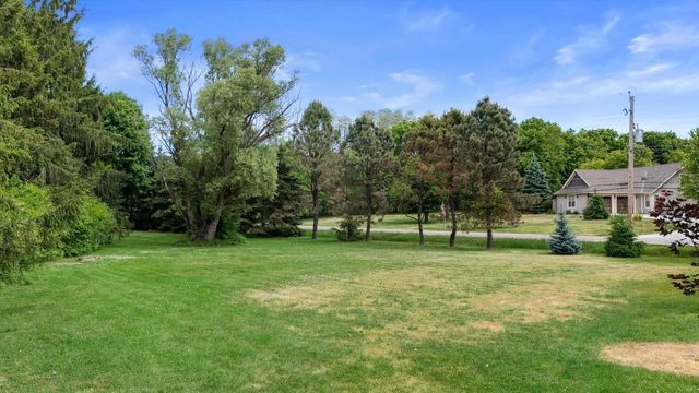 W244N4501 Swan ROAD, Pewaukee, WI 53072