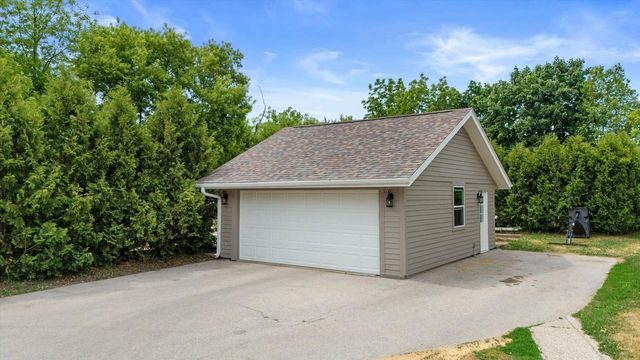 W244N4501 Swan ROAD, Pewaukee, WI 53072