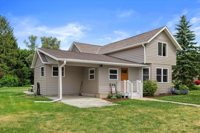 W244N4501 Swan ROAD, Pewaukee, WI 53072