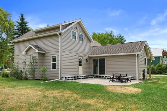 W244N4501 Swan ROAD, Pewaukee, WI 53072
