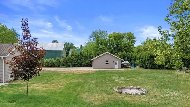 W244N4501 Swan ROAD, Pewaukee, WI 53072