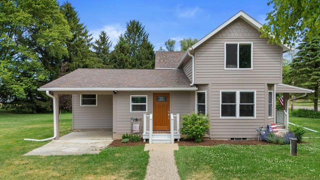 W244N4501 Swan ROAD, Pewaukee, WI 53072