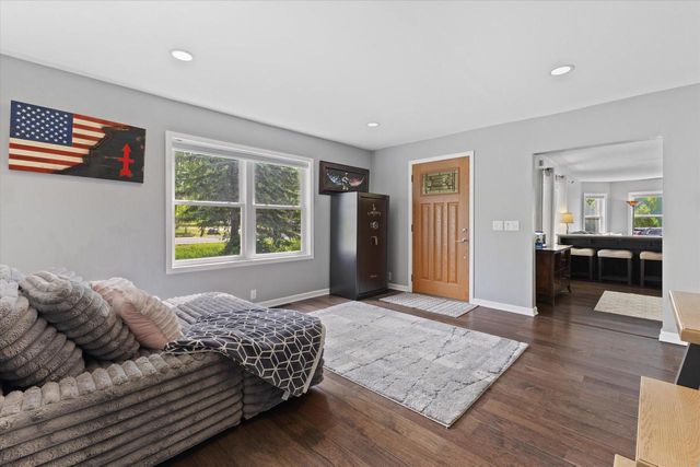 W244N4501 Swan ROAD, Pewaukee, WI 53072