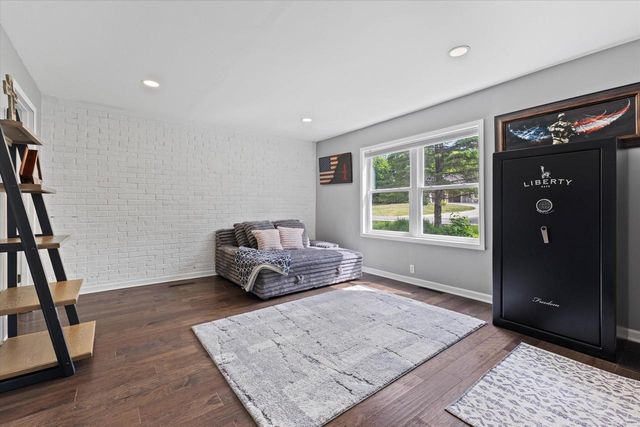 W244N4501 Swan ROAD, Pewaukee, WI 53072