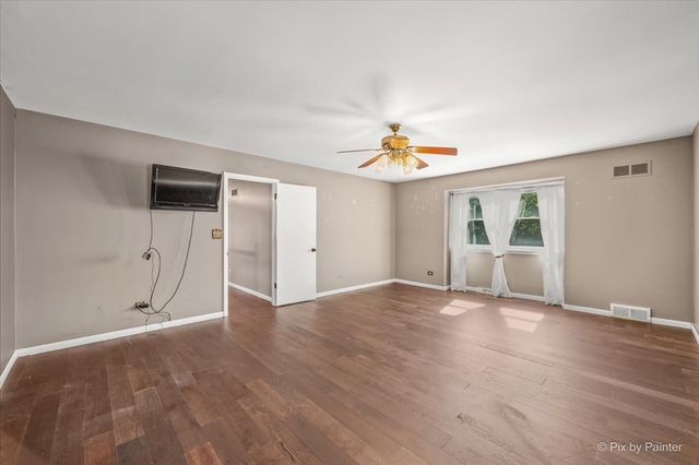 613 Glenn Court, Schaumburg, IL 60193