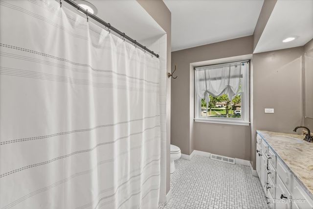 613 Glenn Court, Schaumburg, IL 60193