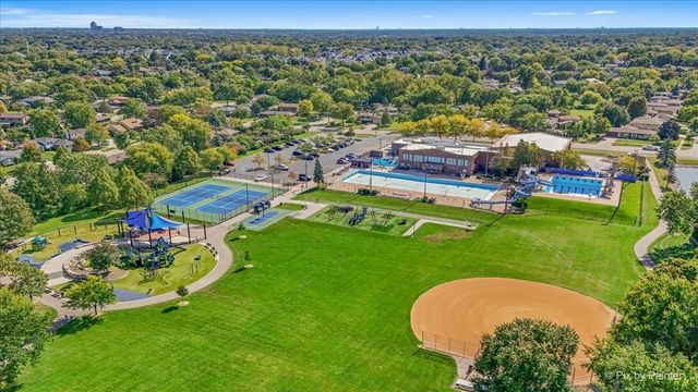 613 Glenn Court, Schaumburg, IL 60193