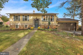 3 CEDARWOOD RD, Reading, PA 19610