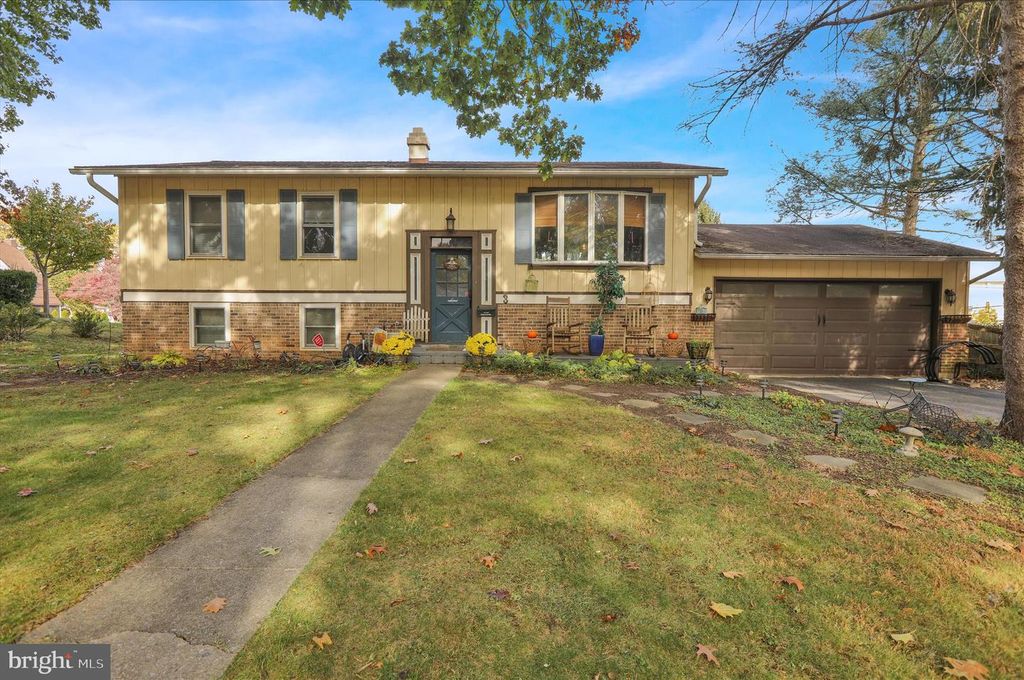 3 CEDARWOOD RD, Reading, PA 19610