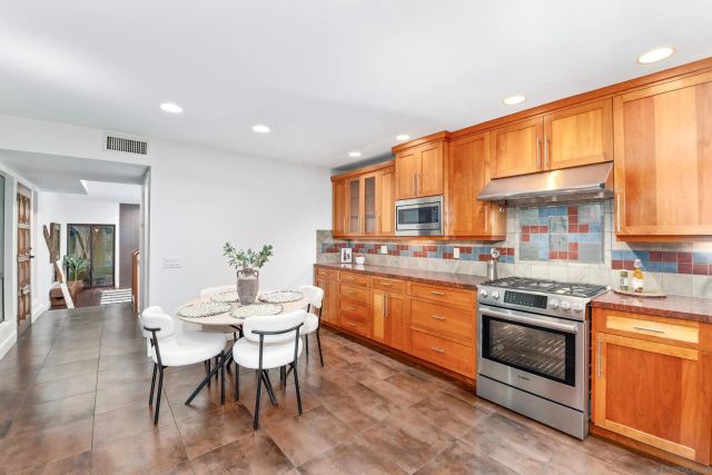 1027 Essex St B, San Diego, CA 92103