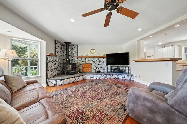 17050 Rams Horn Grade, Volcano, CA 95689