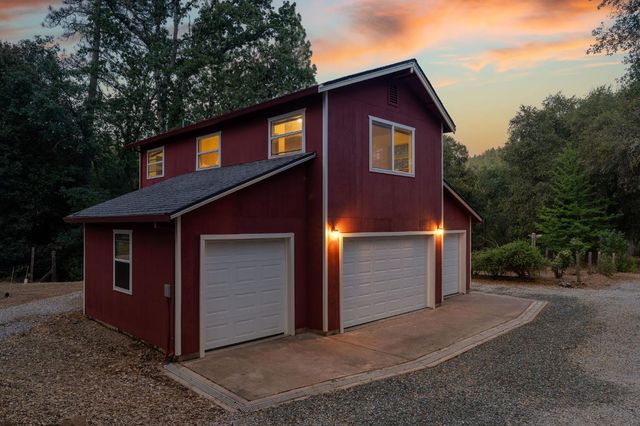 17050 Rams Horn Grade, Volcano, CA 95689