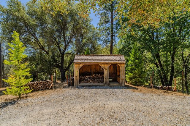 17050 Rams Horn Grade, Volcano, CA 95689