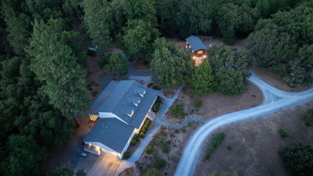 17050 Rams Horn Grade, Volcano, CA 95689