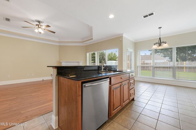 2808 Rue Beaux Chenes, Ocean Springs, MS 39564