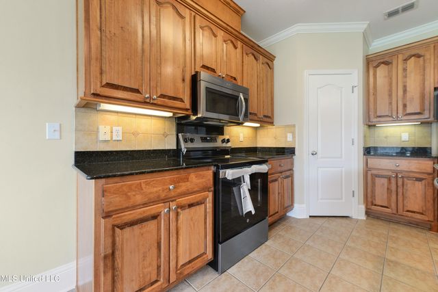 2808 Rue Beaux Chenes, Ocean Springs, MS 39564