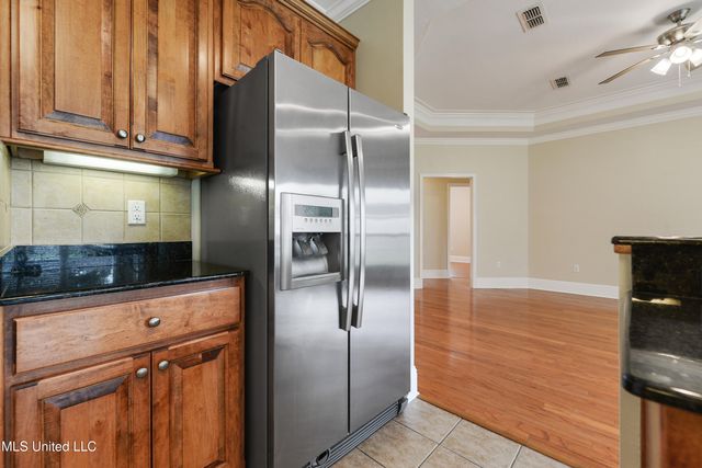 2808 Rue Beaux Chenes, Ocean Springs, MS 39564