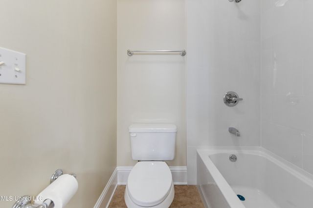 2808 Rue Beaux Chenes, Ocean Springs, MS 39564