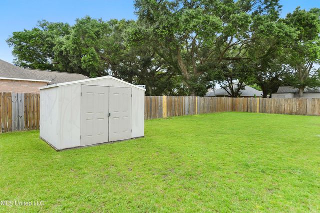 2808 Rue Beaux Chenes, Ocean Springs, MS 39564