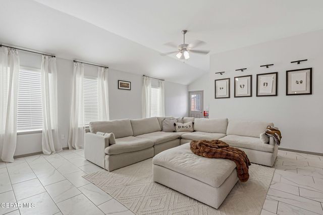 329 SAMUEL VISTA Street, Horizon City, TX 79928