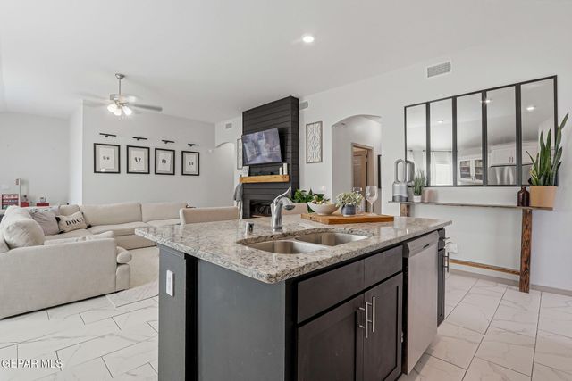 329 SAMUEL VISTA Street, Horizon City, TX 79928