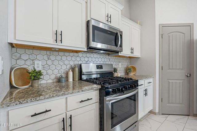 329 SAMUEL VISTA Street, Horizon City, TX 79928