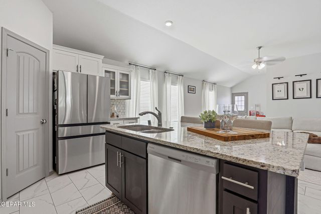 329 SAMUEL VISTA Street, Horizon City, TX 79928