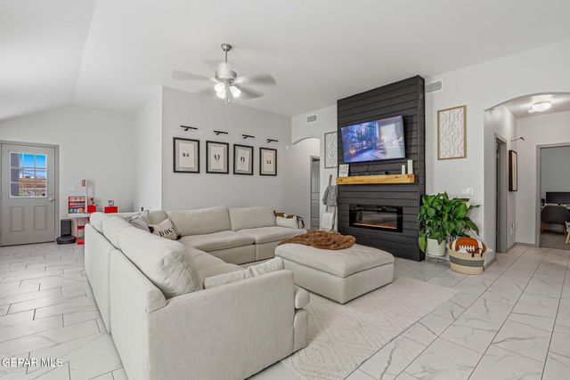 329 SAMUEL VISTA Street, Horizon City, TX 79928