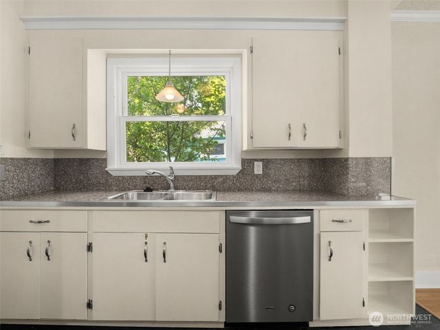 5115 S Mayflower Street, Seattle, WA 98118