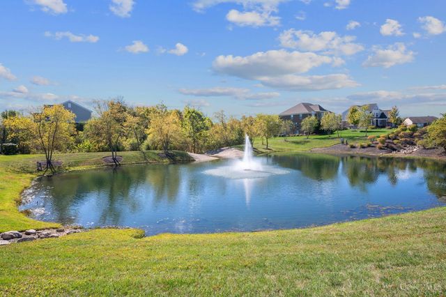 108 Old Pond Road, Springboro, OH 45066