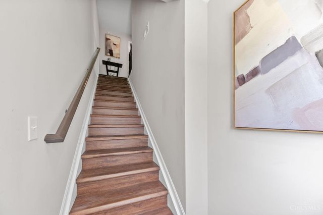 108 Old Pond Road, Springboro, OH 45066