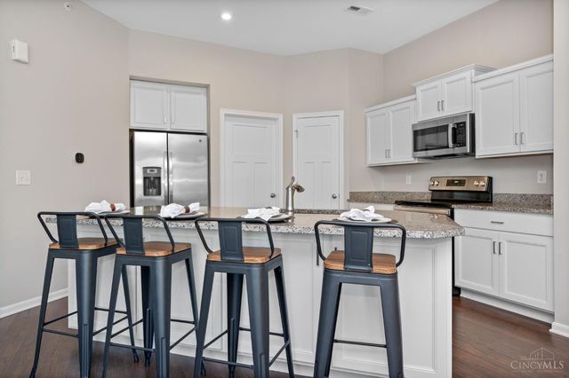 108 Old Pond Road, Springboro, OH 45066