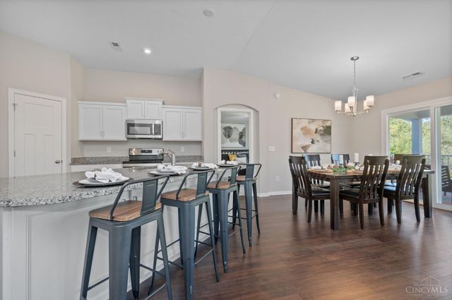 108 Old Pond Road, Springboro, OH 45066