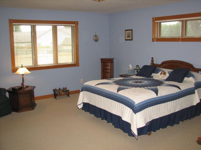 8541 35th AVENUE, Kenosha, WI 53142