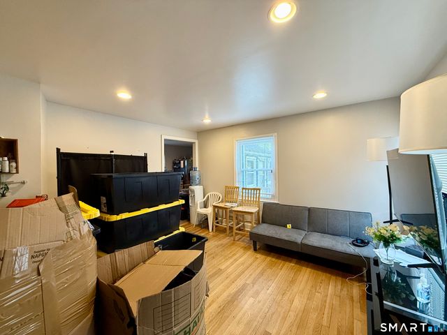 15 Beecher Road, Woodbridge, CT 06525