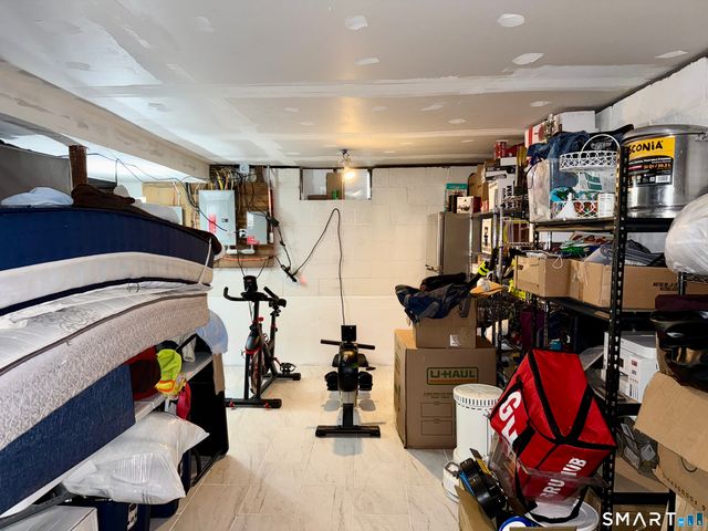 15 Beecher Road, Woodbridge, CT 06525