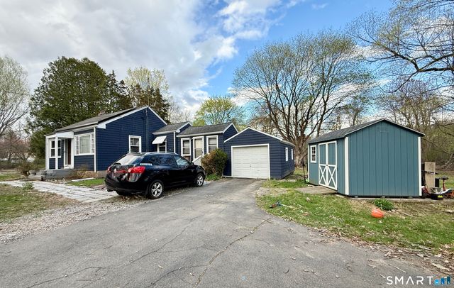15 Beecher Road, Woodbridge, CT 06525
