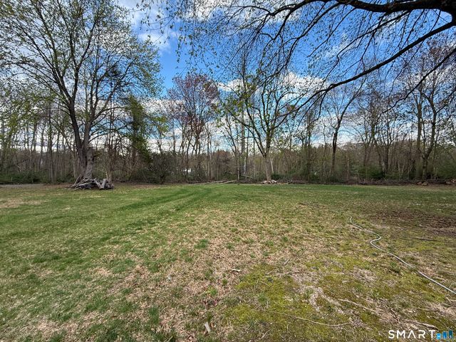 15 Beecher Road, Woodbridge, CT 06525