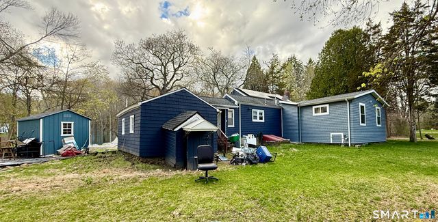 15 Beecher Road, Woodbridge, CT 06525