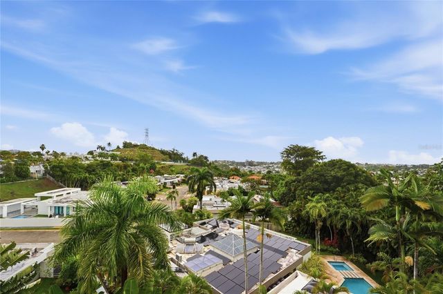 519 AVE LAS CUMBRES 519, Guaynabo, PR 00969