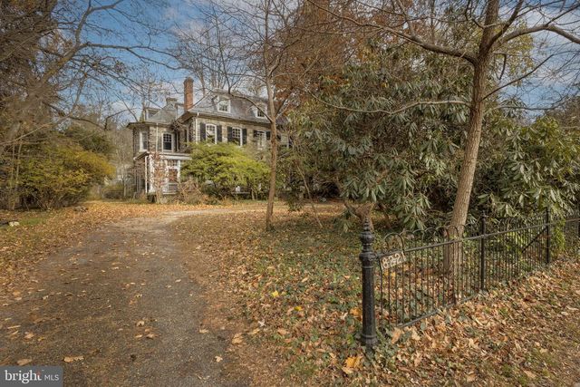 8221 SEMINOLE ST, Philadelphia, PA 19118