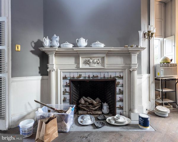 8221 SEMINOLE ST, Philadelphia, PA 19118