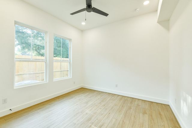 164 Wallace Street, Houston, TX 77022