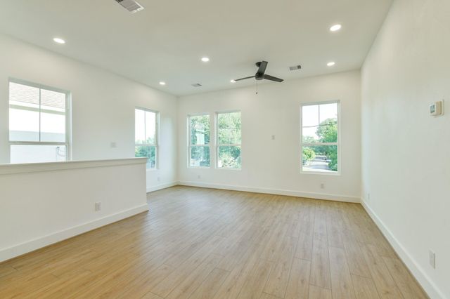 164 Wallace Street, Houston, TX 77022