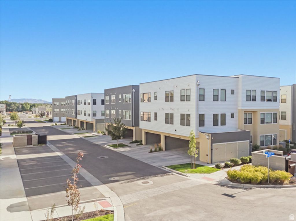 718 W W BLUE MAGIC LN #S203, Midvale, UT 84047 — exterior