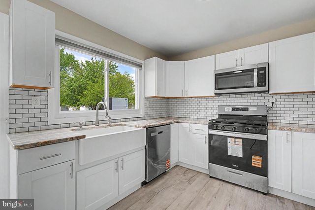 30 ARBOR MEADOW DR, Sicklerville, NJ 08081